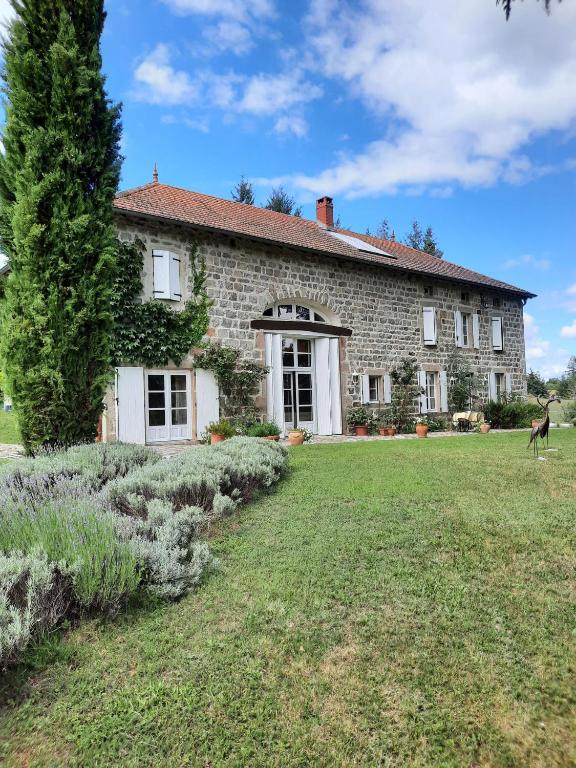 B&B / Chambre d'hôtes Chambres d'hôtes Le Moulin Juste Ambierle - Loire 357 Le Moulin Juste 42820 Ambierle