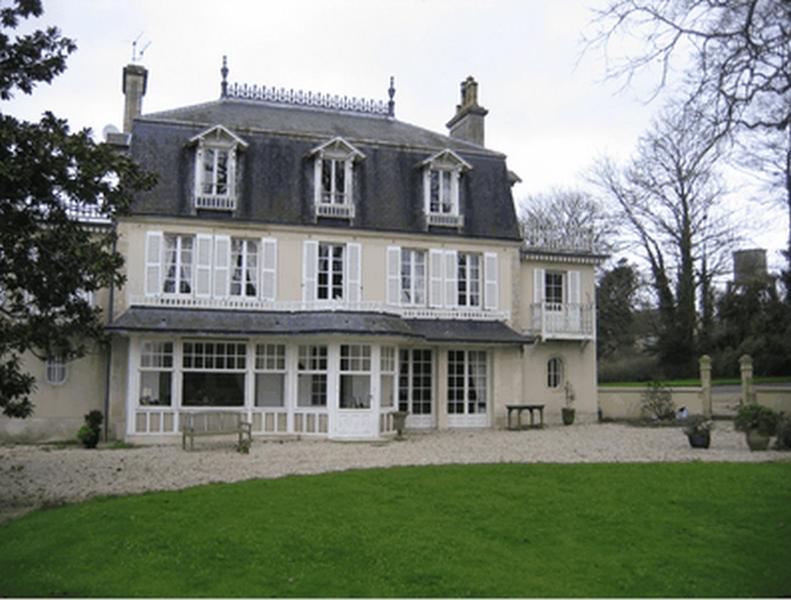 B&B / Chambre d'hôtes Chambres d'Hôtes Le Petit Sully 4 rue des hauts vents Le Petit Sully 14400 Sully