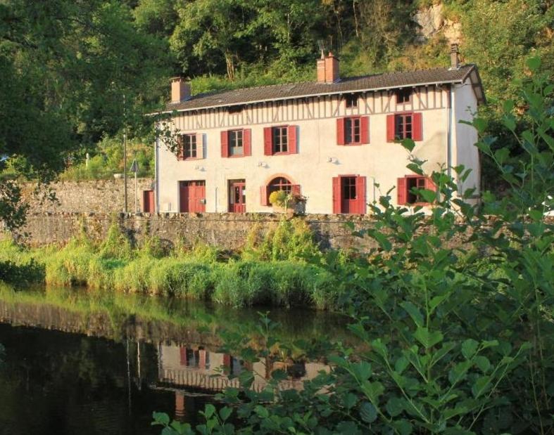 B&B / Chambre d'hôtes Chambres d'hôtes Le Veilleur de Noblat 25 Avenue de Limoges 87400 Saint-Léonard-de-Noblat