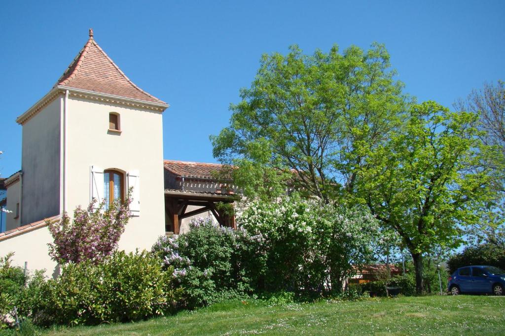 B&B / Chambre d'hôtes CHAMBRES D'HOTES LES GRAVES 1459 Saint-Pierre 46090 Saint-Pierre-Lafeuille