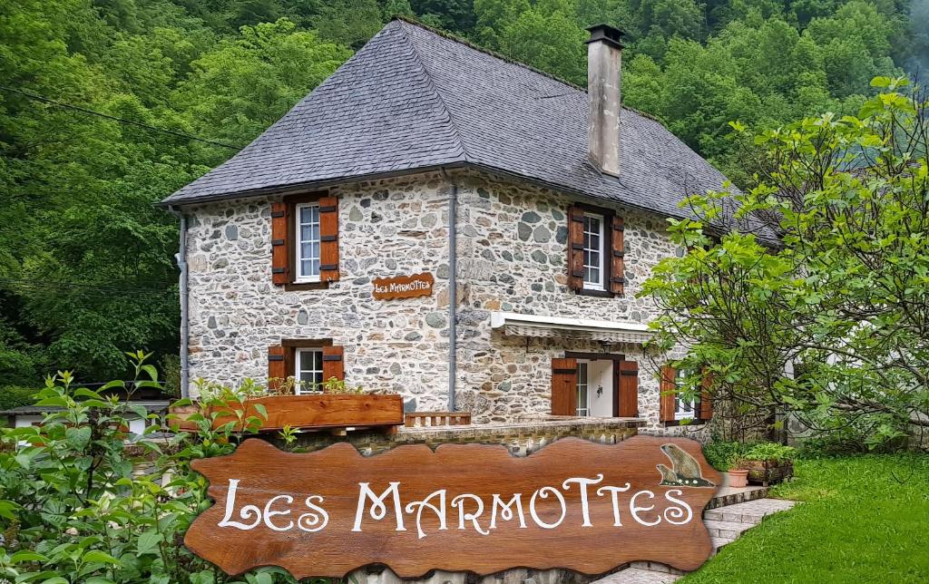 B&B / Chambre d'hôtes Chambres d'hôtes Les Marmottes maison Les Marmottes Quartier Hougarou 65560 Arbéost