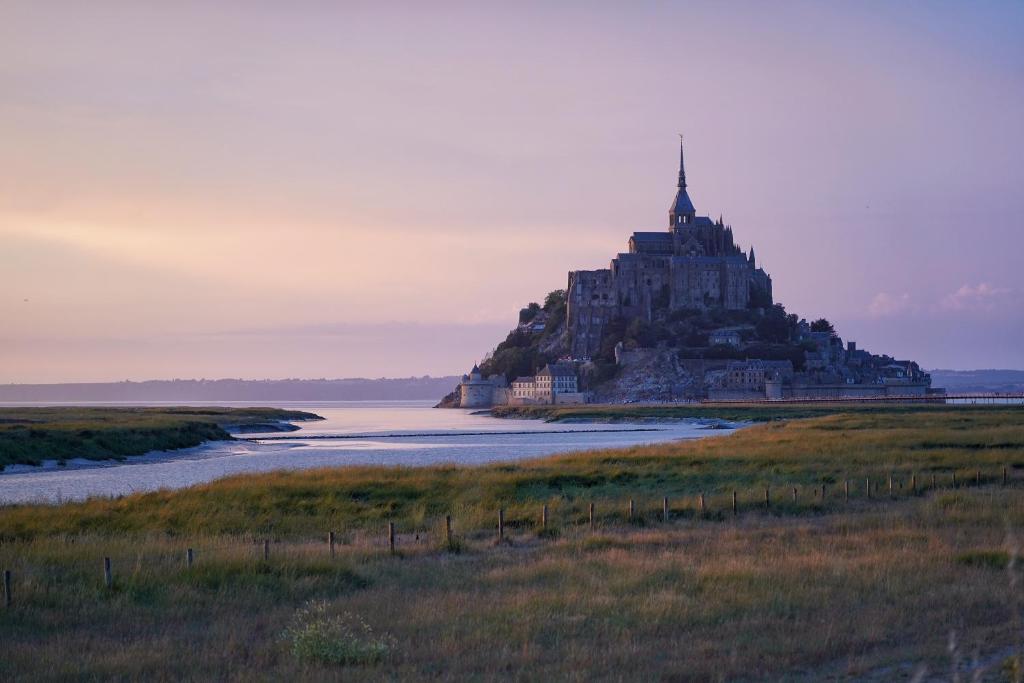 B&B / Chambre d'hôtes Chambres d'Hôtes Les Vieilles Digues Route du Mont Saint Michel 50170 Beauvoir