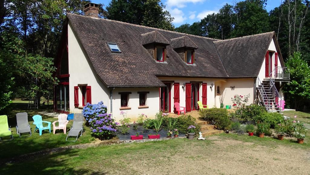 Chambres de Monthéard Le Bois de Montheard, 72650 La Bazoge