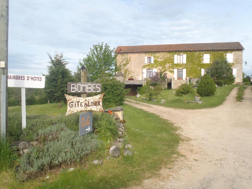 B&B / Chambre d'hôtes chambres du Domaine de Bombes Domaine de Bombes 12720 Mostuéjouls