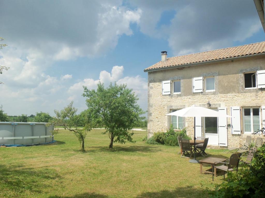 B&B / Chambre d'hôtes Charente Chambres d'Hôtes - B&B 5 Rue Des Vignes, Masquinant 16700 Bernac