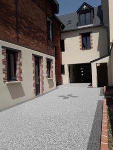 CHARMES EN VILLE Le Charme Atypique