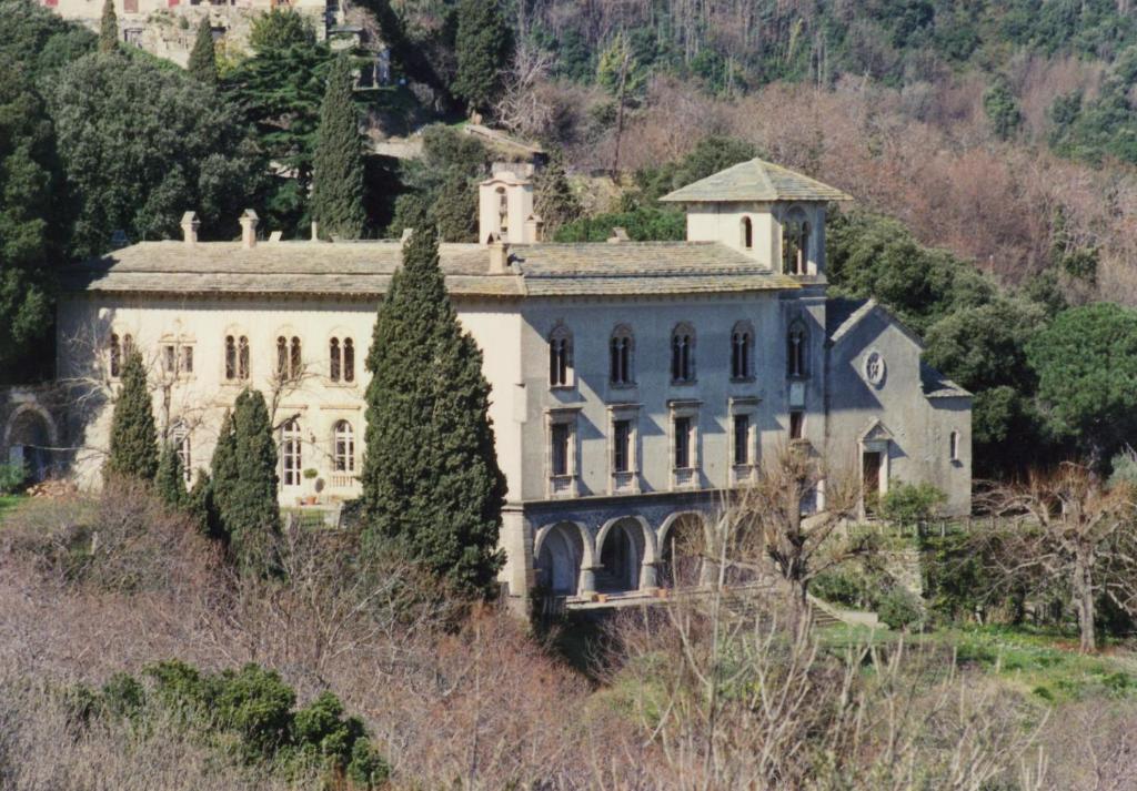 CHÂTEAU CAGNINACCI B&B CHATEAU CAGNINACCI Hameau de Mola, 20200 San-Martino-di-Lota