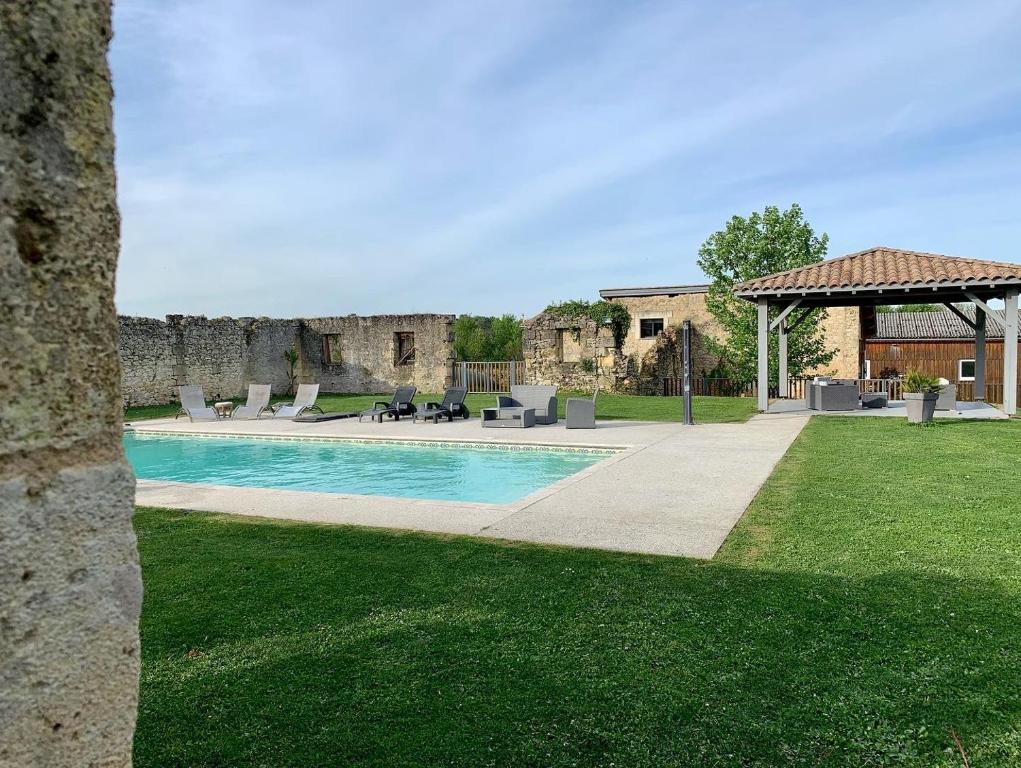 B&B / Chambre d'hôtes CHÂTEAU CANTELOUP 13 Chemin des Meneaux 33880 Saint-Caprais-de-Bordeaux
