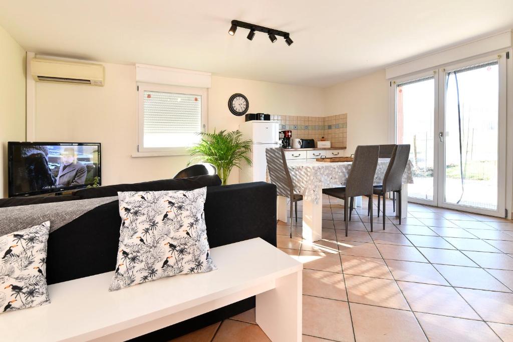 Chateau d'Urbilhac 07270 Lamastre