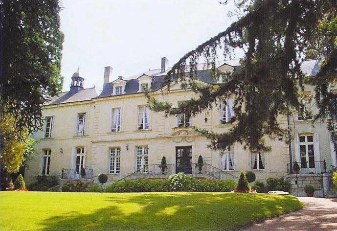 B&B / Chambre d'hôtes Château de Beaulieu 98 route de Montsoreau (D947) 49400 Saumur