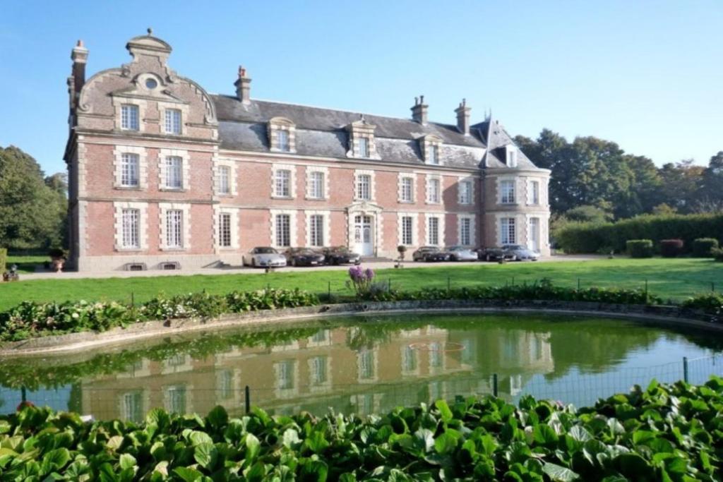 B&B / Chambre d'hôtes Château de Behen 8 Rue du Château 80870 Béhen