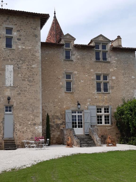 B&B / Chambre d'hôtes Château de Cauderoue Lieu-dit Cauderoue 47600 Nérac