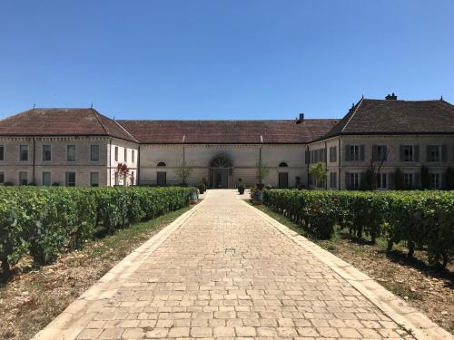 Chateau de Chassagne-Montrachet