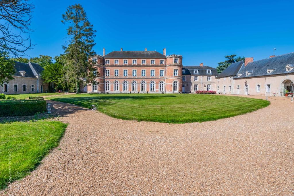 Château De Denonville S/n Château De Denonville, 28700 Denonville