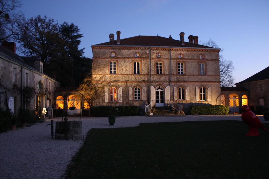 B&B / Chambre d'hôtes Château de l'Oiselinière Château de l'Oiselinière 44190 Gorges