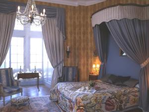 B&B / Chambre d'hôtes Château de la Flocellière 30, rue du Château 85700 La Flocellière Pays de la Loire