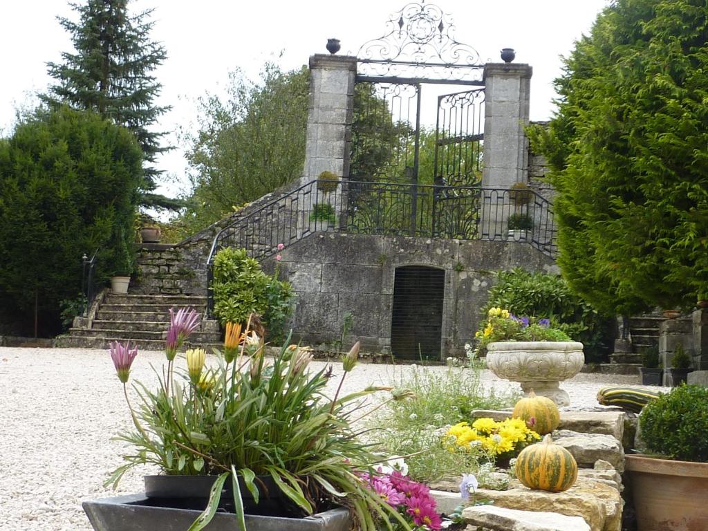 B&B / Chambre d'hôtes Château de la Hussardière 1 route de Roche, VAITE 70180 Dampierre-sur-Salon