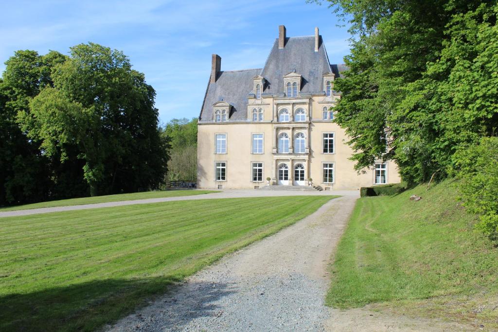 Chateau de la Lucazière La Lucaziere, 72140 Mont-Saint-Jean