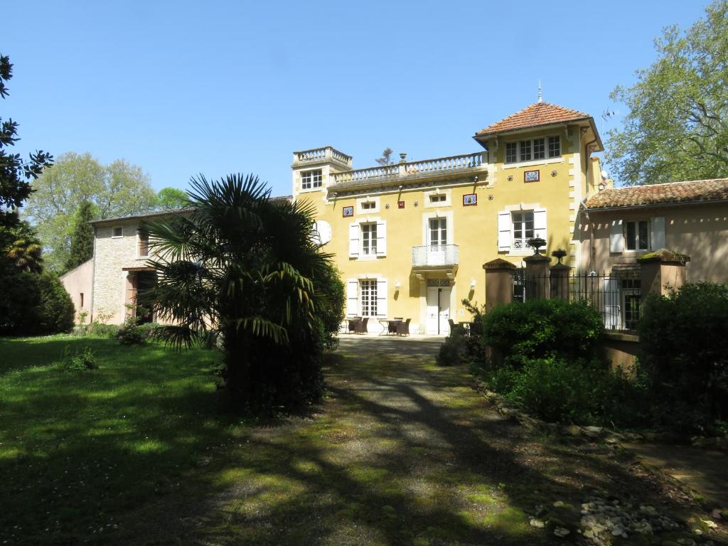 B&B / Chambre d'hôtes Château de la Prade Domaine Prade 11150 Bram