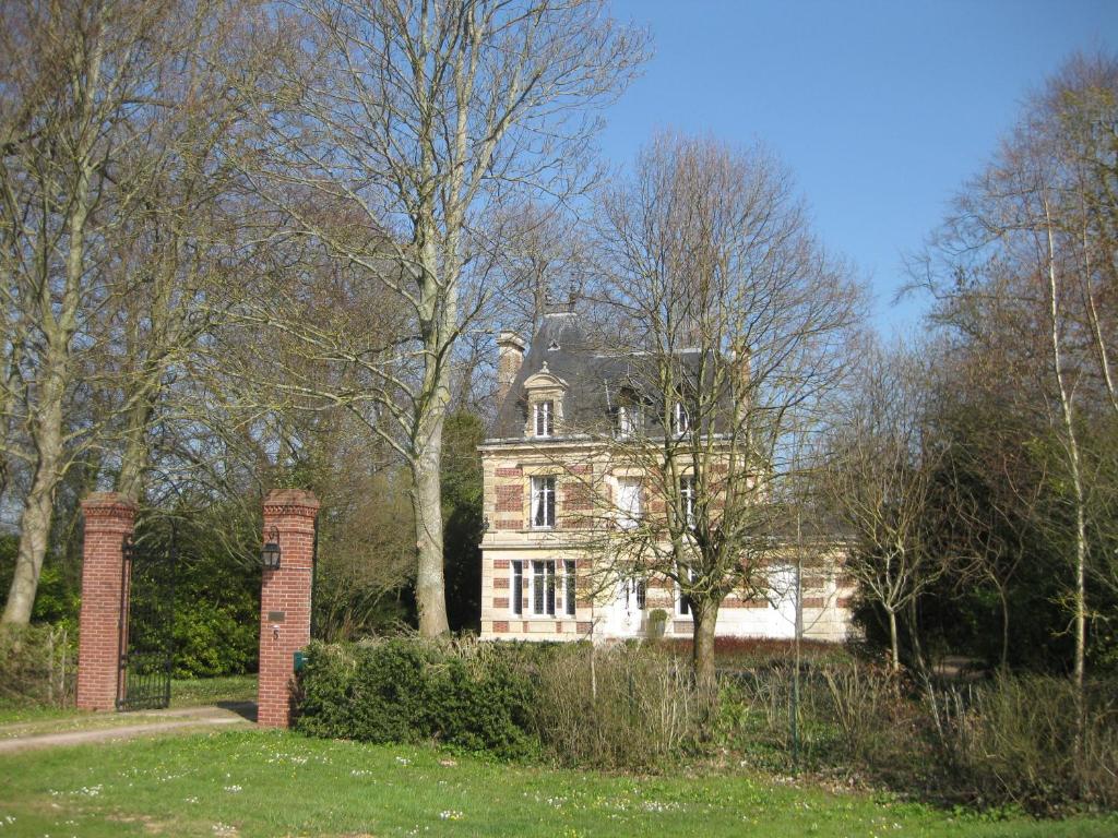 Château de Launay 5, Rue des Ecoles, 14370 Méry-Corbon