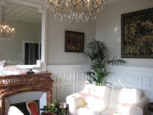 B&B / Chambre d'hôtes Château de Launay 5, Rue des Ecoles 14370 Méry-Corbon Normandie