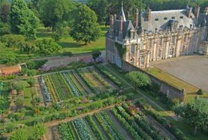 B&B / Chambre d'hôtes Château de Miromesnil Château de Miromesnil 76550 Tourville-sur-Arques Normandie