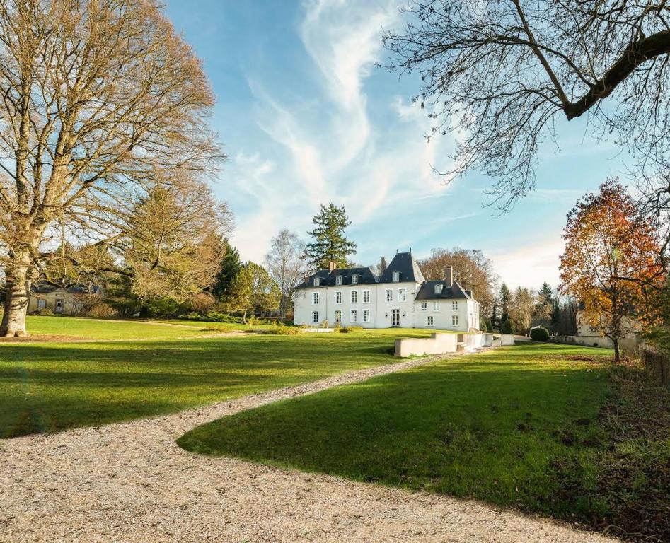 B&B / Chambre d'hôtes Chateau de Moison, Domaine Eco Nature Moison Chateau de Moison 18380 Ivoy-le-Pré