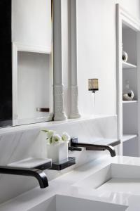 Château de Roquefoulet Luxury Guesthouse & Spa - Les collectionneurs