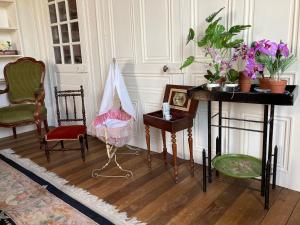 B&B / Chambre d'hôtes Château De Swann 6 Rue Saint-Pierre 28120 Illiers Région Centre
