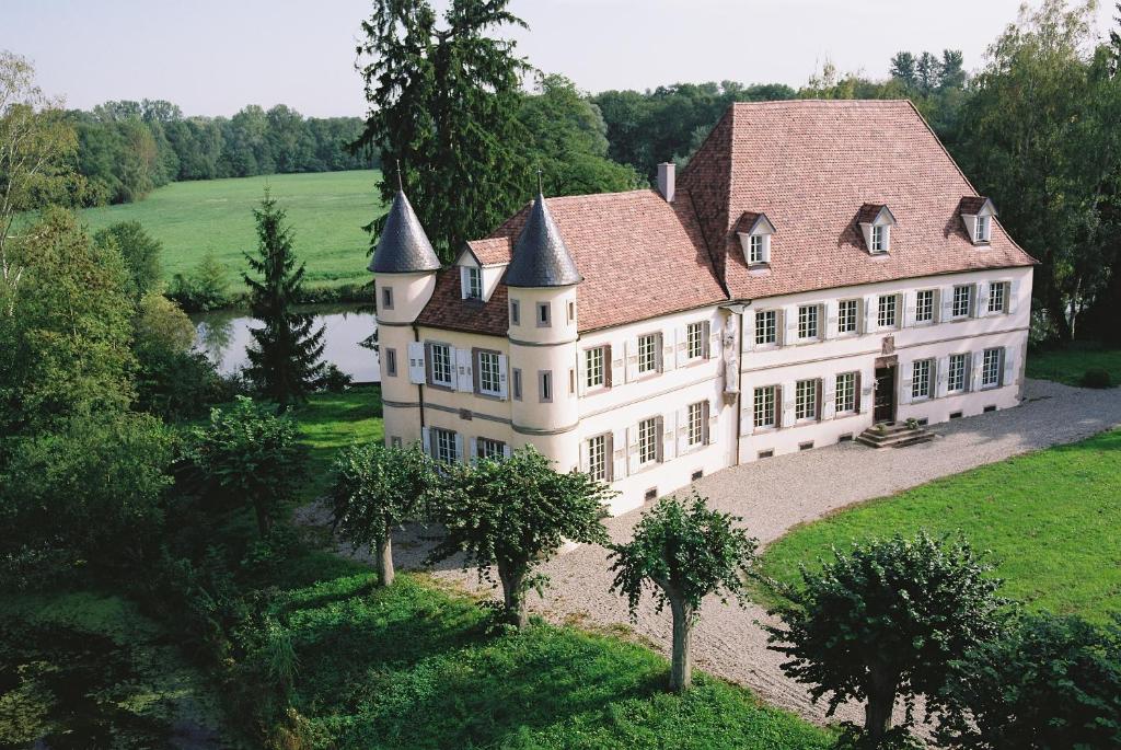 B&B / Chambre d'hôtes Château De Werde Hameau de Werde 67150 Matzenheim
