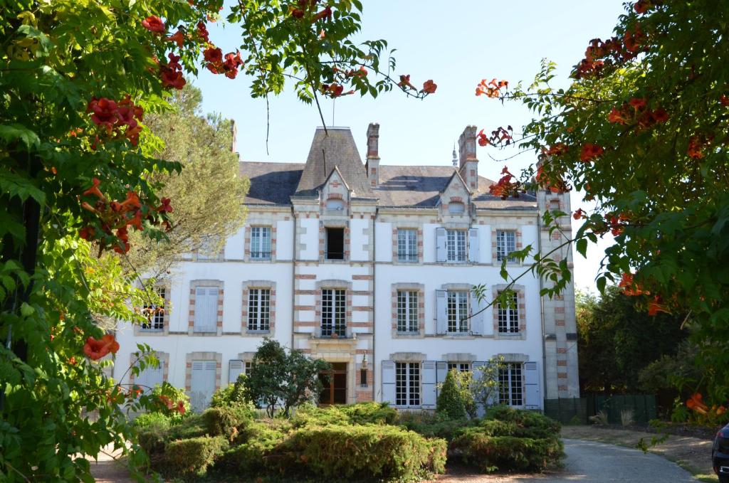 B&B / Chambre d'hôtes Château des Bretonnières sur vie - Maison d'hôtes Route de Coex Hameau de Vie 85220 Commequiers