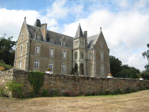 B&B / Chambre d'hôtes Château du Deffay Le Deffay 44160 Pontchâteau Pays de la Loire