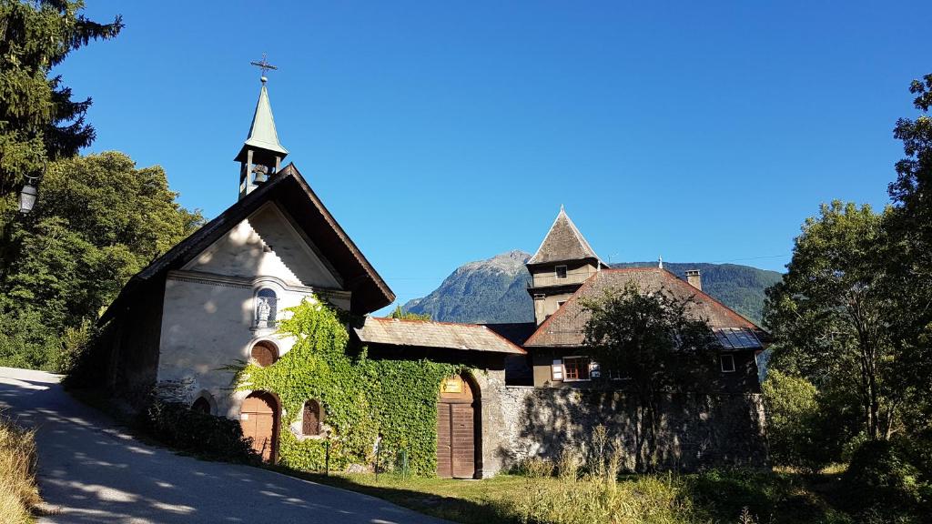 B&B / Chambre d'hôtes Château du Vigny - Maison d'hôtes 13 Rue du Château du Vigny 73140 Saint-Michel-de-Maurienne