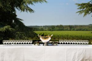 B&B / Chambre d'hôtes Château Fombrauge Lieu-dit Fombrauge 33330 Saint-Christophe-des-Bardes Aquitaine