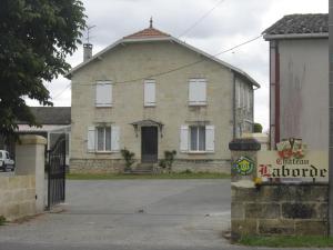 B&B / Chambre d'hôtes Chateau Laborde 13 Lieu Dit  Laborde 33230 Saint-Médard-de-Guizières Aquitaine