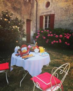 B&B / Chambre d'hôtes Château Le Méjean LE MEJEAN LIEU DIT LABARTHE 33890 Pessac-sur-Dordogne Aquitaine