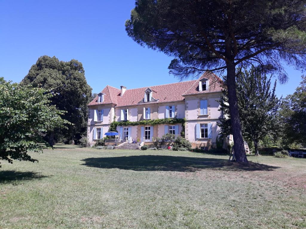 Château Le Tour - Chambres d'Hôtes Le Tour, 24560 Faux