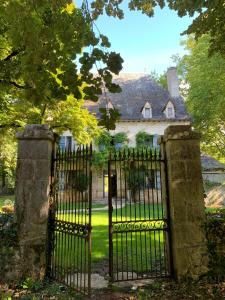 Chateau Mas de Pradie B&B Fountain view room
