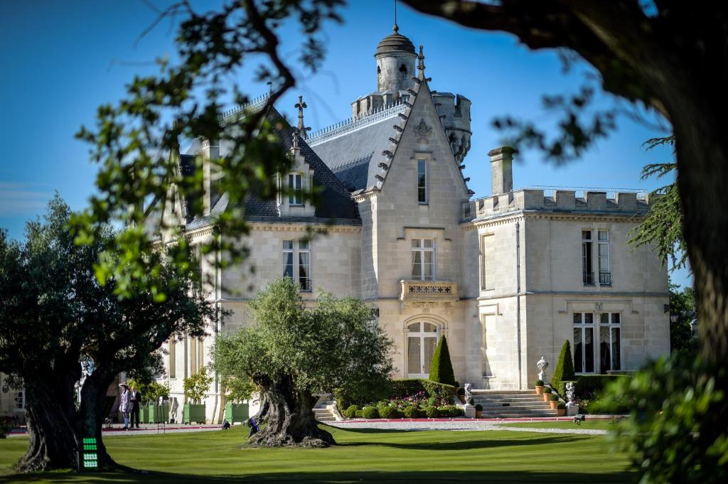 B&B / Chambre d'hôtes Château Pape Clément 216, avenue du Docteur Nancel Pénard 33600 Pessac