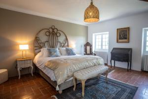 B&B / Chambre d'hôtes Château Saint-Pierre de Mejans 2 Voie Communale Jas de Puyvert 84160 Puyvert Provence-Alpes-Côte d\'Azur