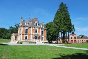 B&B / Chambre d'hôtes Chateau Sourliavoux, appartement en chambres d'hôtes Lieu-dit Sourliavoux 2 (Chateau) 23120 Vallières Limousin