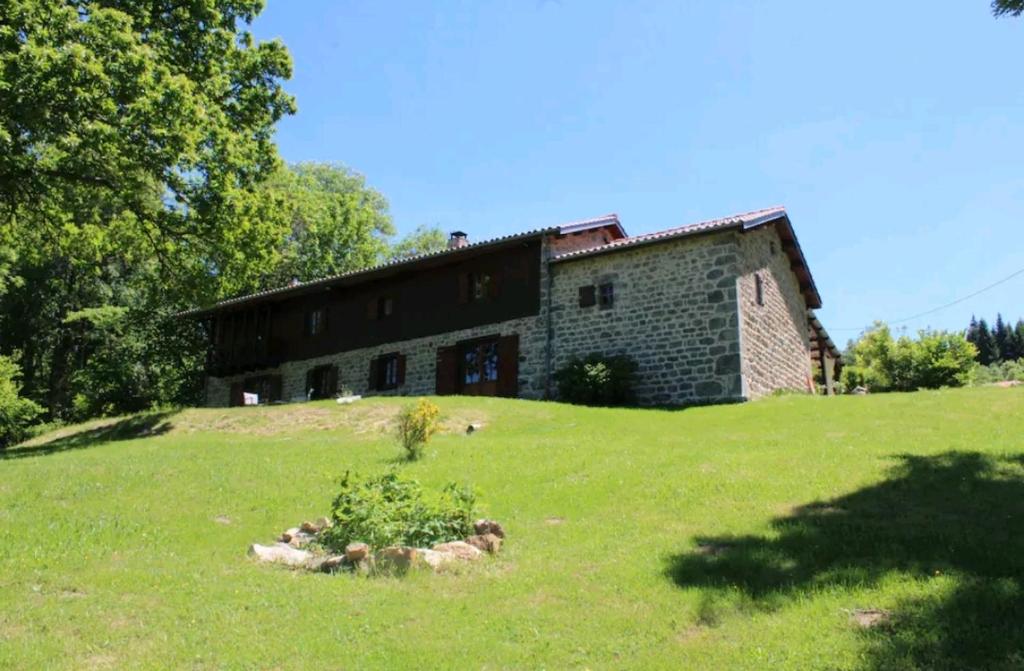 B&B / Chambre d'hôtes Cheix de Céline & Mathieu Cheix de valcivieres 63600 Ambert