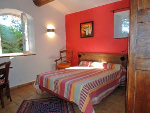 B&B / Chambre d'hôtes chenesverts-bucaille 46 route de la tour d'aigues 84120 La Bastidonne Provence-Alpes-Côte d\'Azur