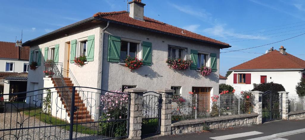 B&B / Chambre d'hôtes Chez Evelyne chambre d'hôtes chez l'habitant 26 Allée du Dieu du Trice 55100 Verdun