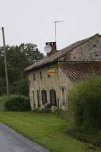 B&B / Chambre d'hôtes Chez Gondat Chambre d'hotes 3 Chez Gondat Chez Gondat chambre d'hotes 87330 Saint-Martial-sur-Isop Limousin