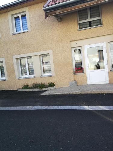 B&B / Chambre d'hôtes Chez-nous 8 Rue de la Grande Fontaine 25240 La Chaux Neuve Franche-Comté
