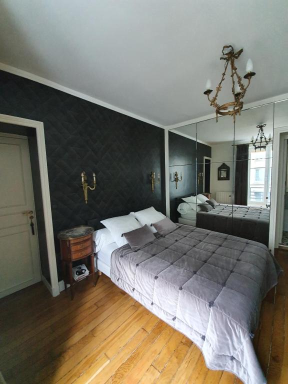 B&B / Chambre d'hôtes Chez Pépé Merle - Chambre d'hôte au coeur de Paris 131 Rue du Chemin Vert 75011 Paris