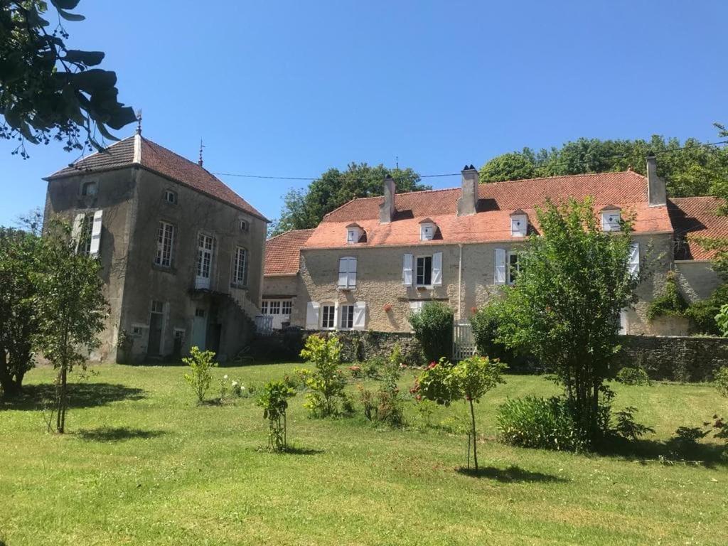 B&B / Chambre d'hôtes Chez Zoiseau et Zoiseautte 4 Rue des Bordes 52190 Chassigny