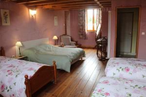 B&B / Chambre d'hôtes COMME UN COQ EN PÂTE LE BOURG LE BOURG 71110 Bourg-le-Comte Bourgogne