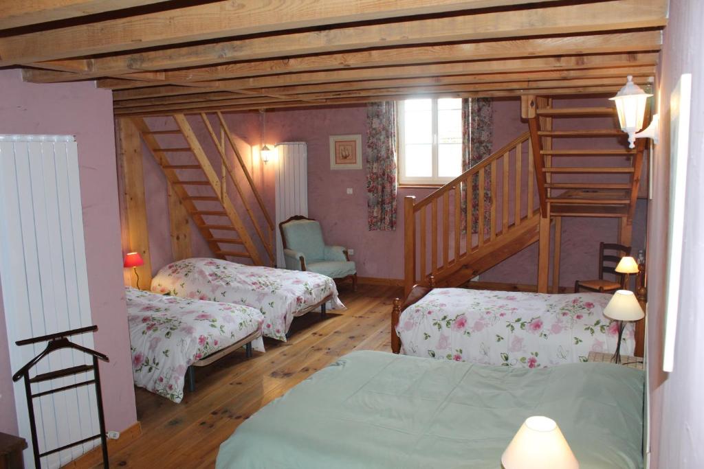 B&B / Chambre d'hôtes COMME UN COQ EN PÂTE LE BOURG LE BOURG 71110 Bourg-le-Comte
